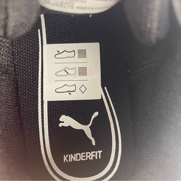 NWOT Puma Kids Flyer Runner - Size 8 - Picture 8 of 8